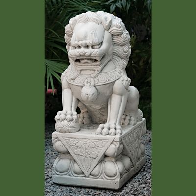 39600 Lg. Foo Dog w/ Ball