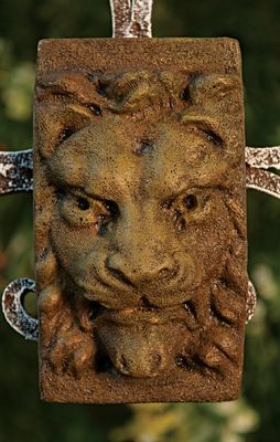 66005 Sm. Lion Plaque