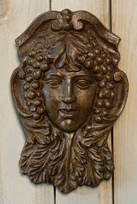 66033 Girl w/ Grapes Plaque