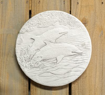 66054 Round Dolphin Plaque