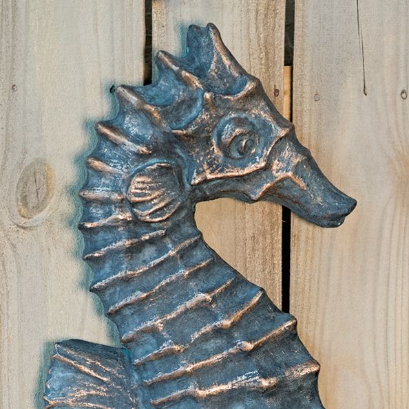 66017 Right-facing Seahorse Plaque