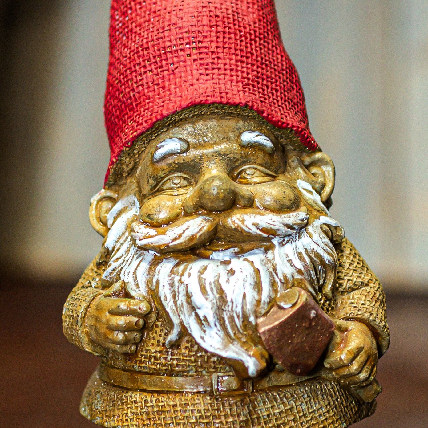 37022 Sm. Gnome w/ Ax