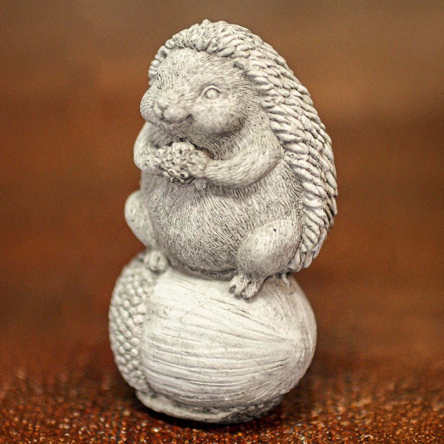 46049 Tiny Hedgehog on Acorn