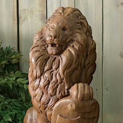 58502 Lion w/ Shield - Left