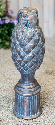 42011 Pineapple On Thin Round Base