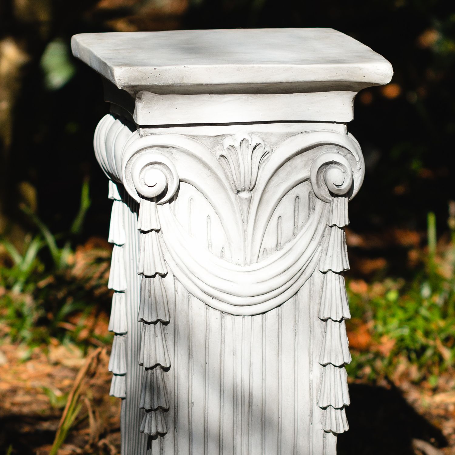 44020 Drape Pedestal