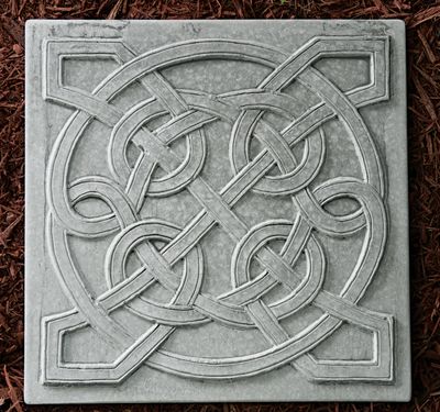 75007 Celtic Knot Stepping Stone
