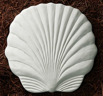75002 Scallop Shell Stepping Stone