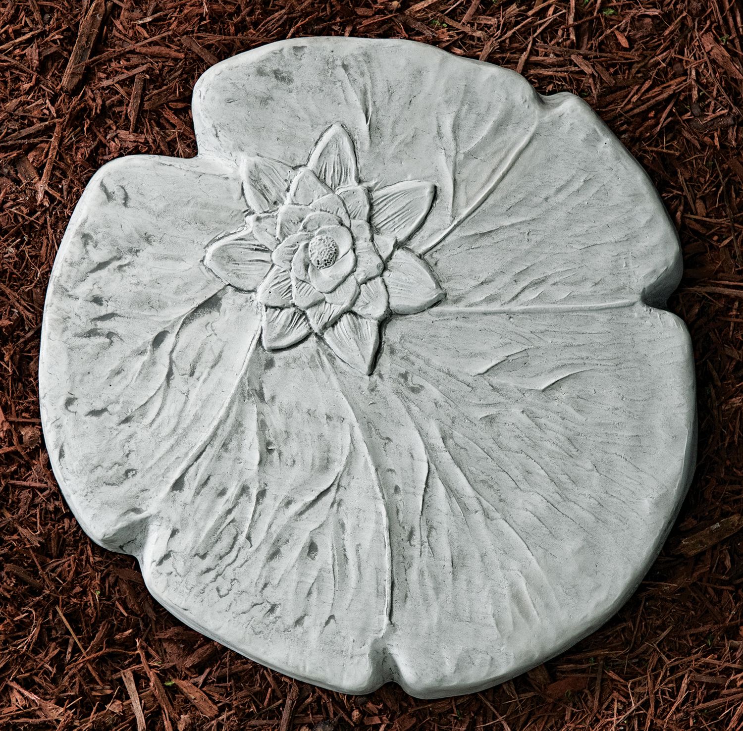 75004 Lilly Pad Stepping Stone