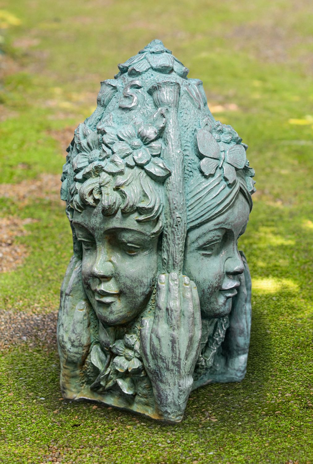 78012 Four Season Celtic Compass Stone