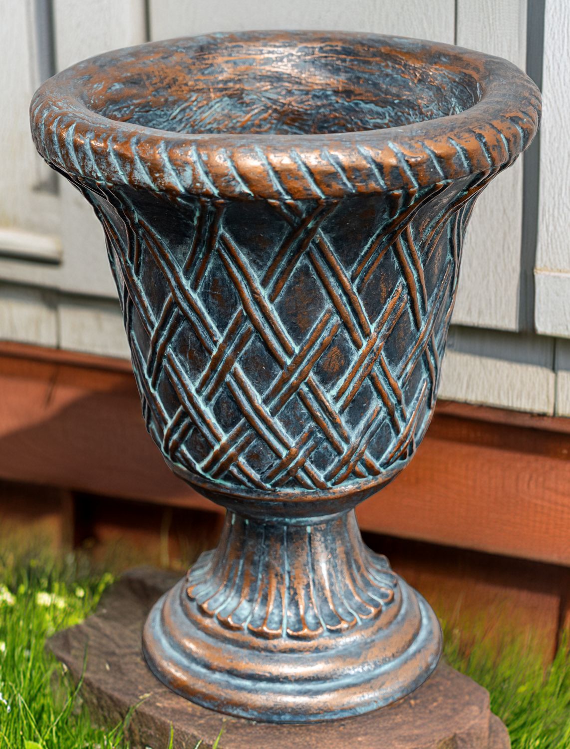 71311 Sm. Lattice Urn