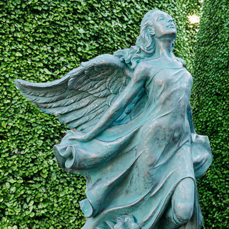 33021 Angel Looking Up