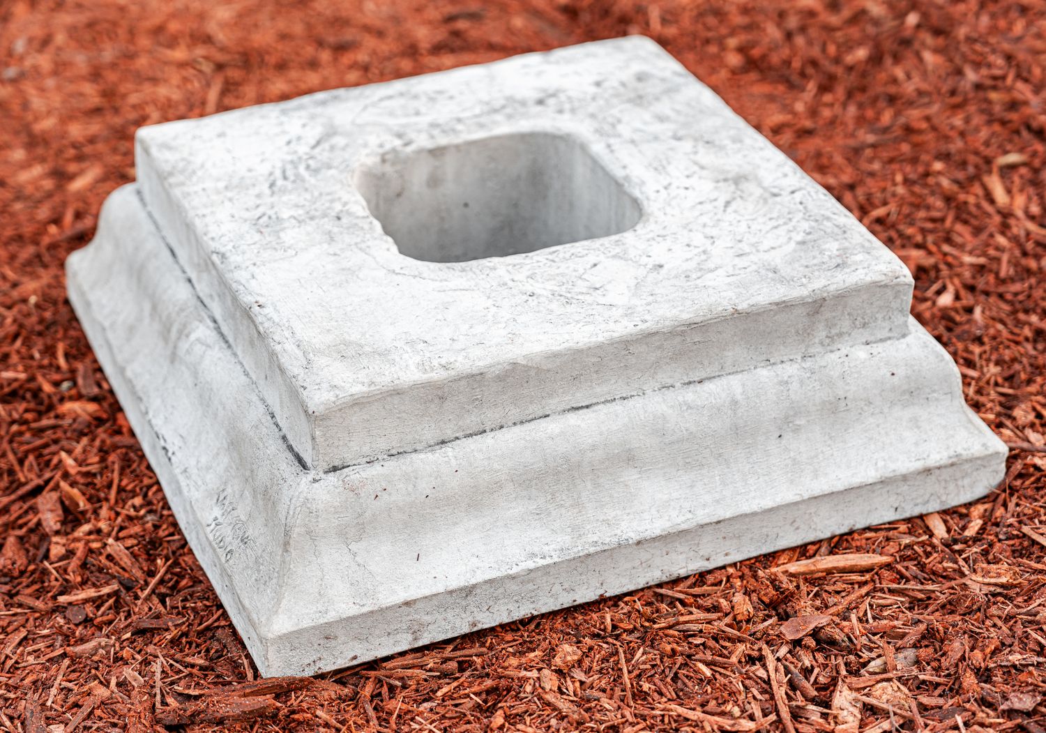 90102B Lg. Column Base / Topper