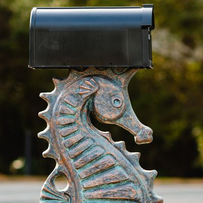 58076 Lg. Seahorse Mailbox Stand