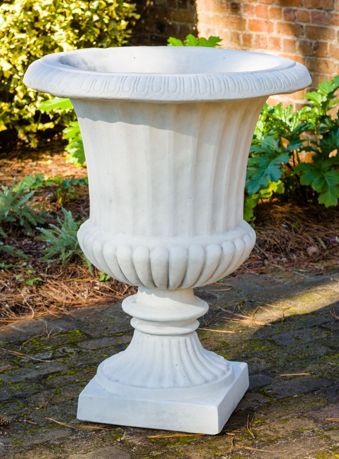 71051 Edenton Urn