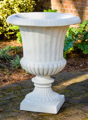 71051 Edenton Urn