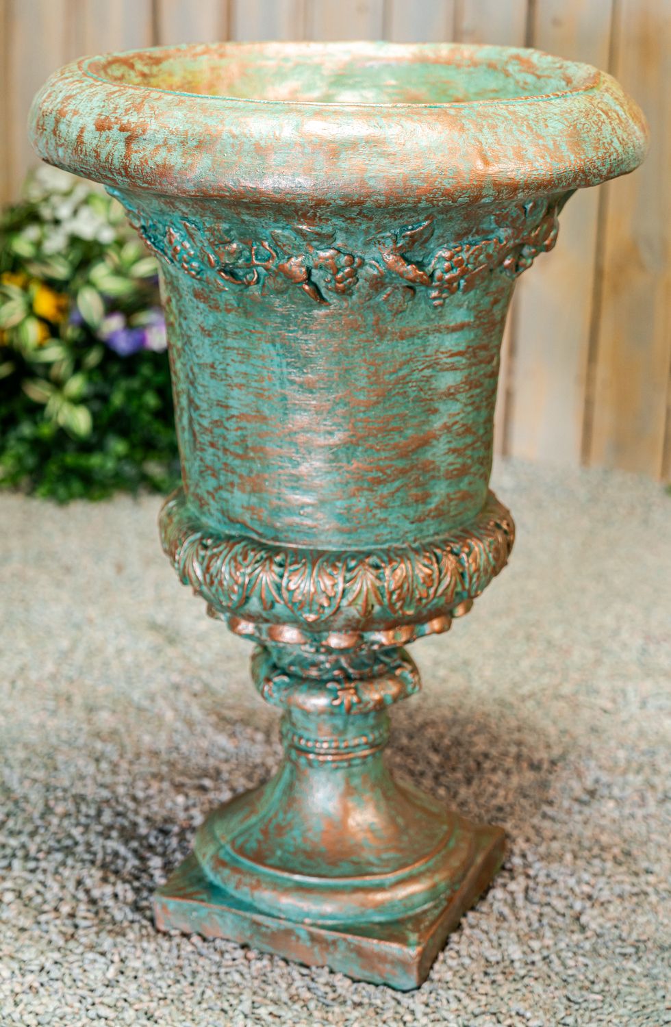 71092 Tall Thin Urn