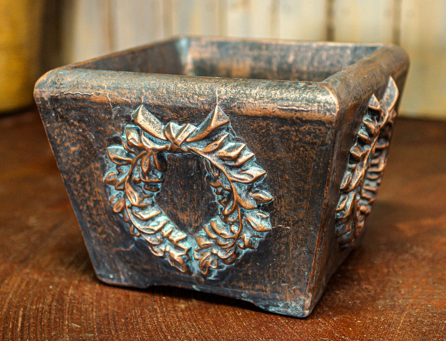71067 Square Wreath Planter
