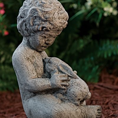 31015 Child w/ Bunny