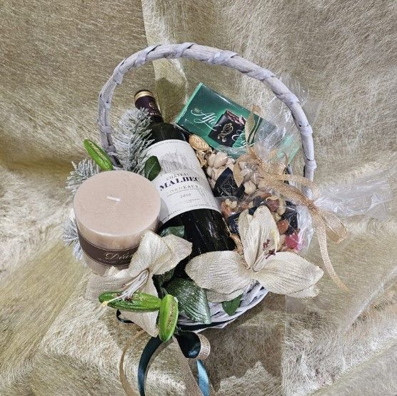 Holiday Cheers Basket