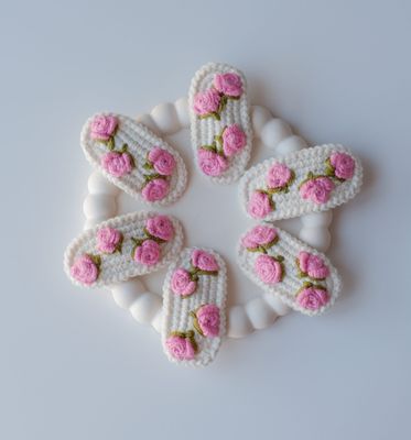 Agrafe crochete cu broderie Trandafiri