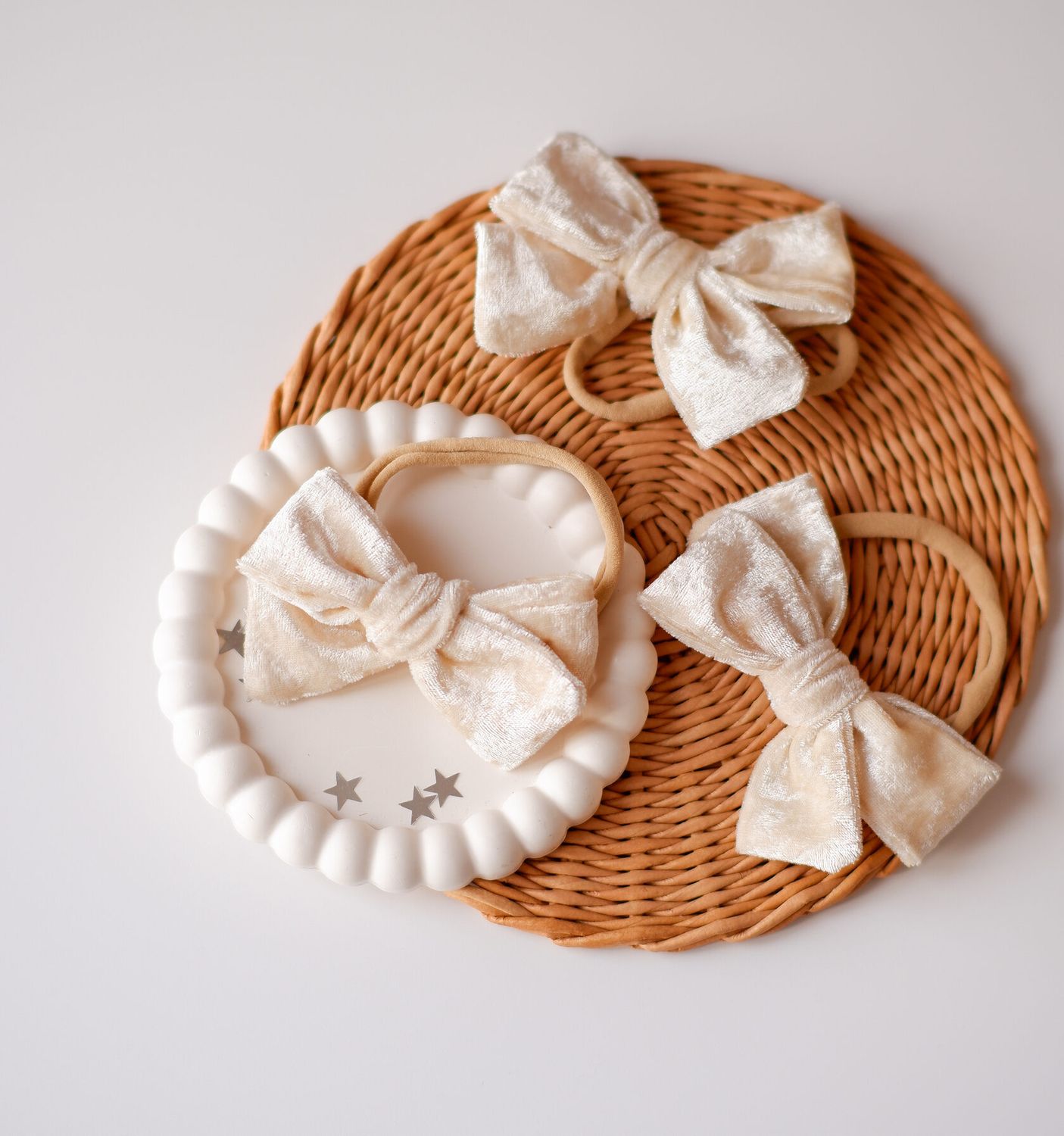 Bentitele din velur Mely Ivory