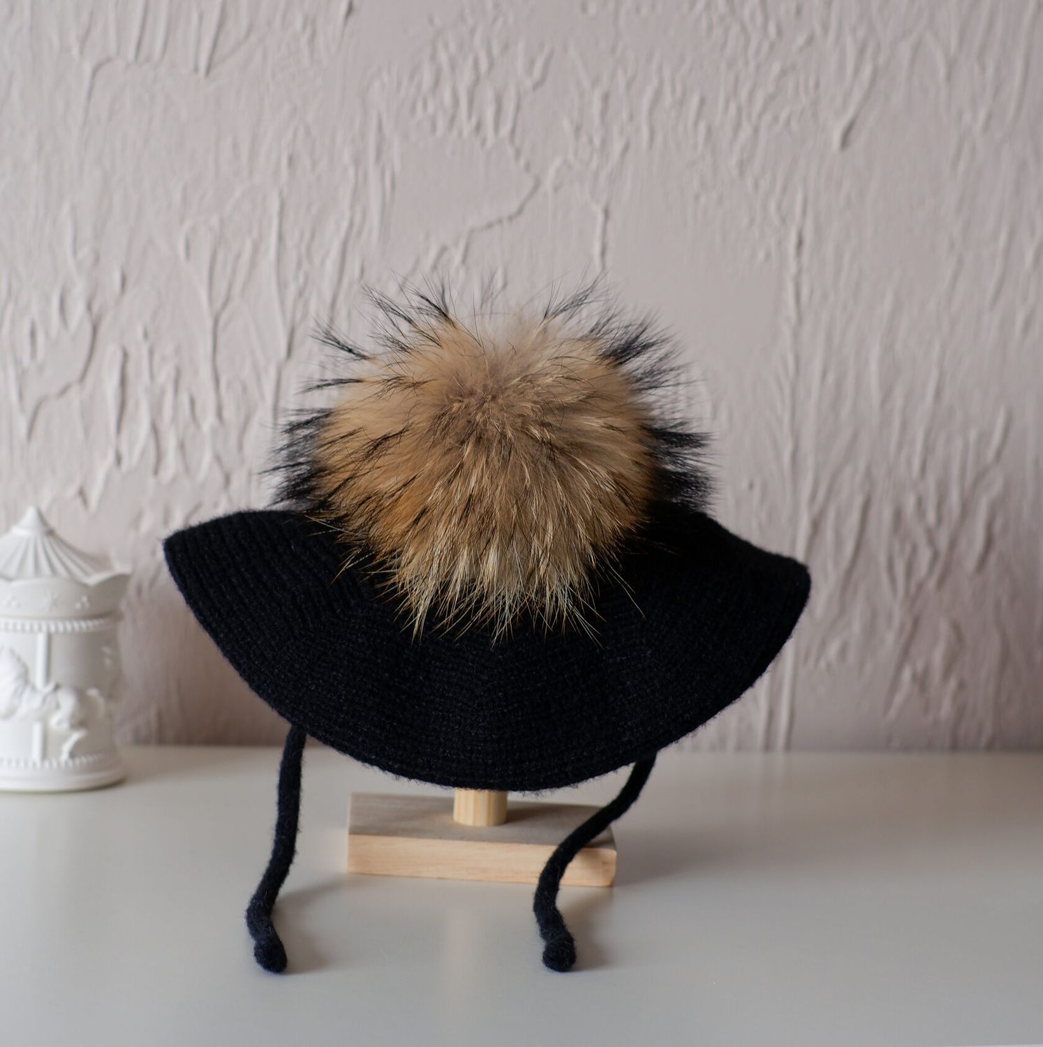 Bereta cu pompon natural Raton