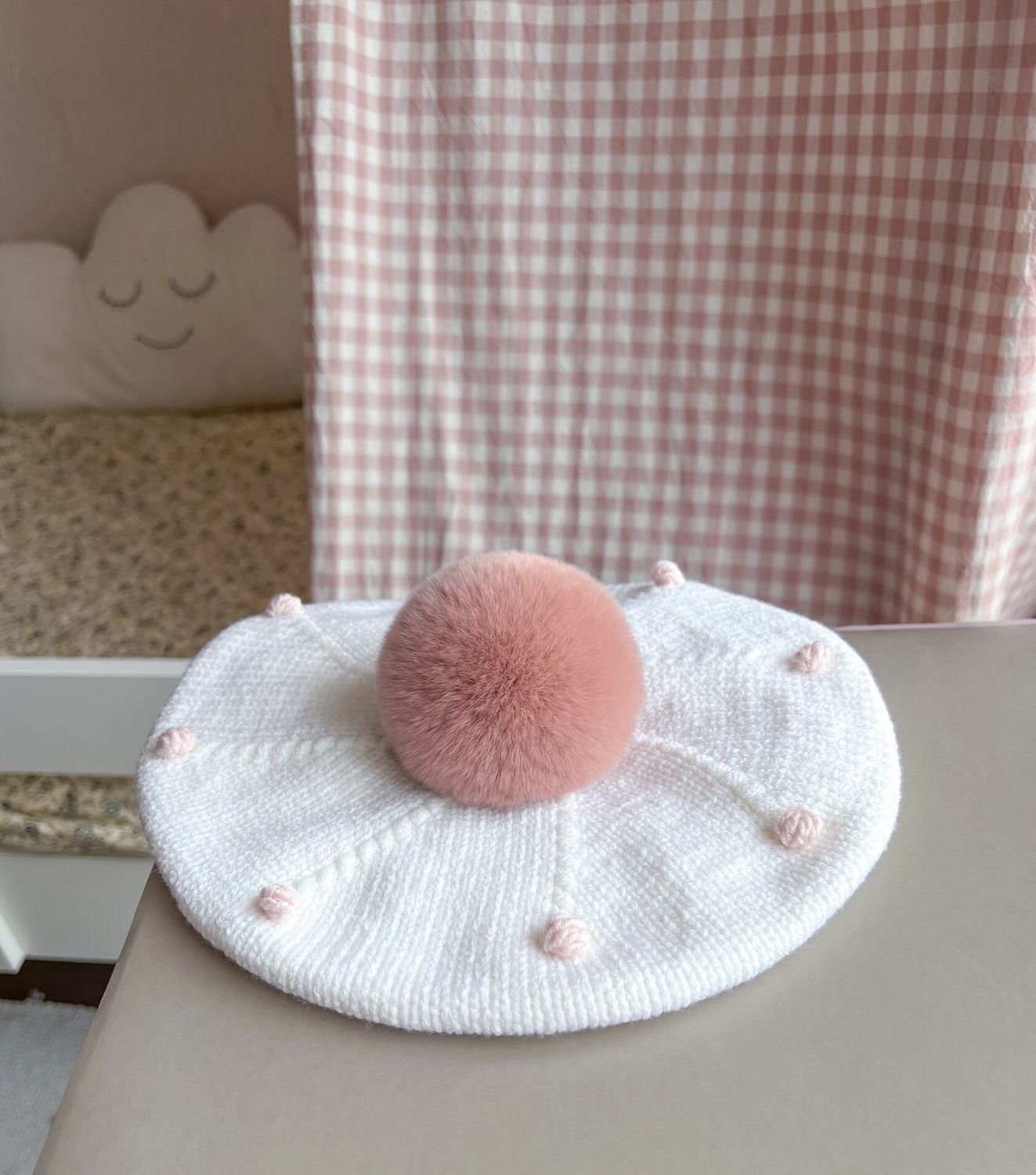 Bereta din Merino cu Buline si Pompon detasabil