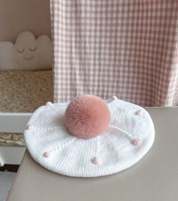 Bereta din Merino cu Buline si Pompon detasabil