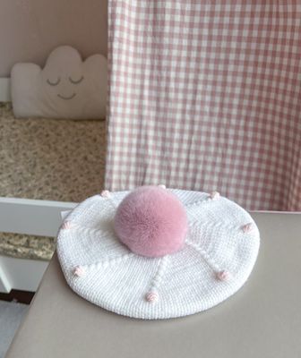 Bereta din Merino cu Pompon natural roz prafuit - Handmade
