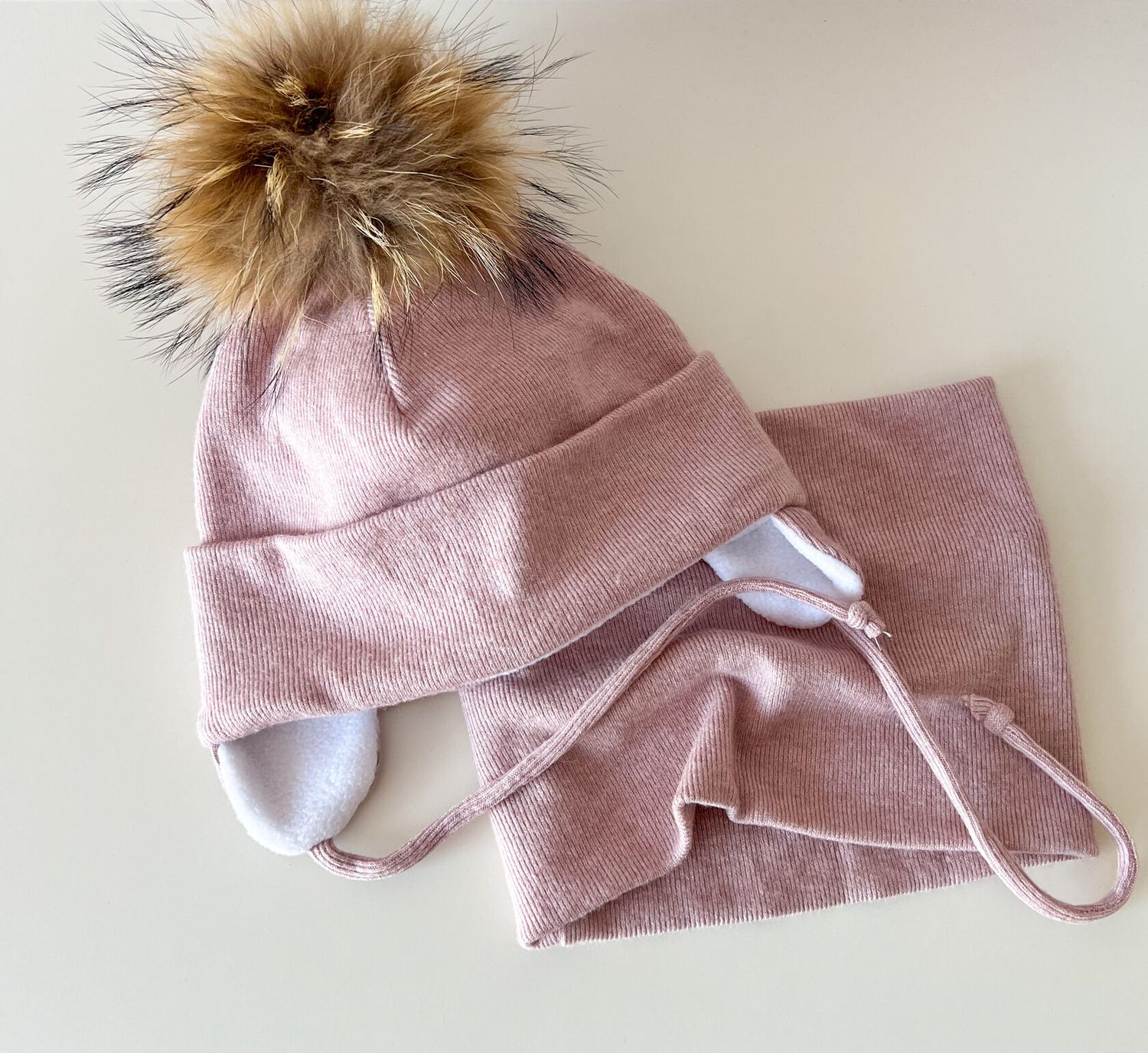 Set Iarna Angora cu Pompon Raton Detasabil Pudra