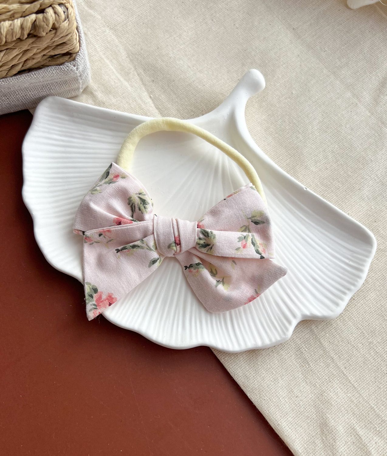 Bentita pe elastic Roses