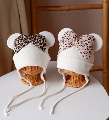 Caciulita in stil Minnie Mouse iarna
