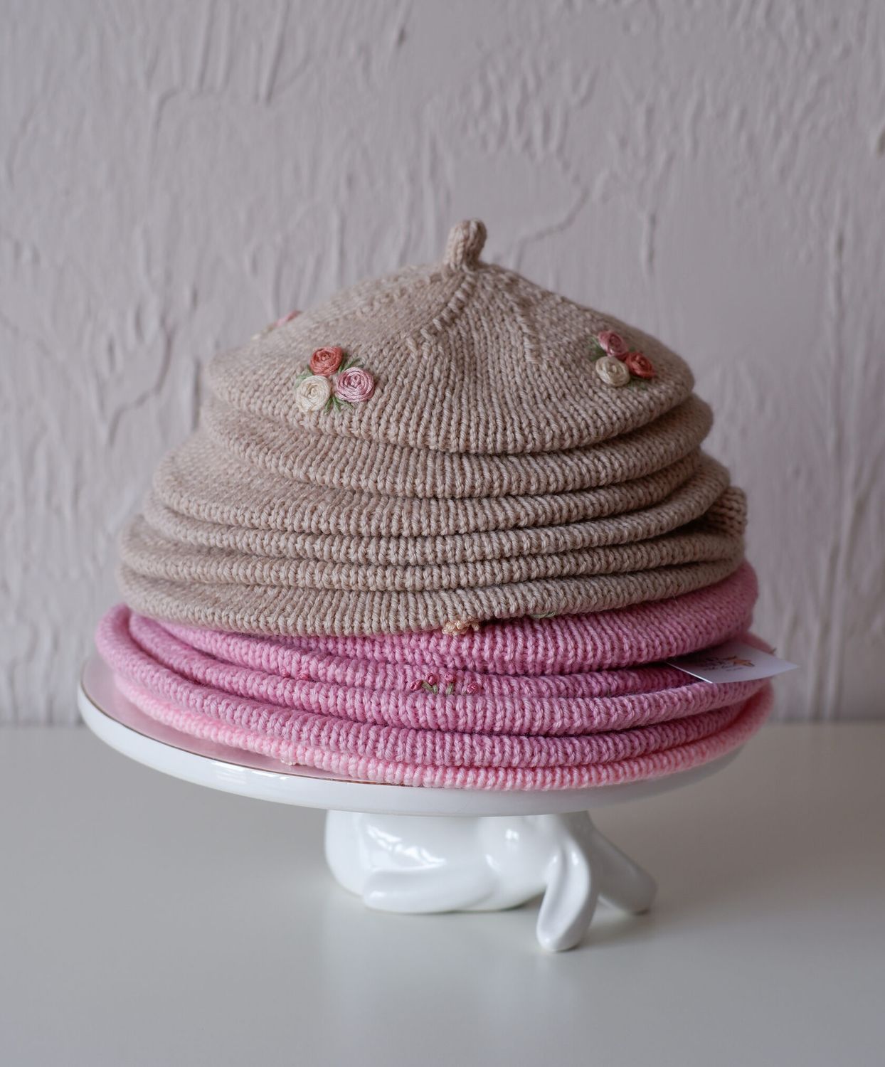 Berete din Lana Merino Beige cu broderie manuala