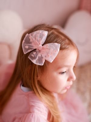 Clama din tulle fin cu inimioare pufoase rose