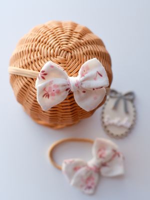 Bentiță pe elastic „Sakura”