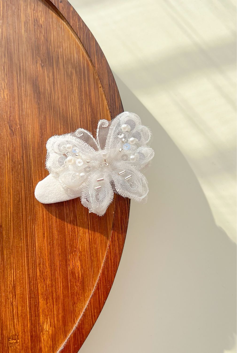 ​Clama – Crystal Wings, Pereche: Fără