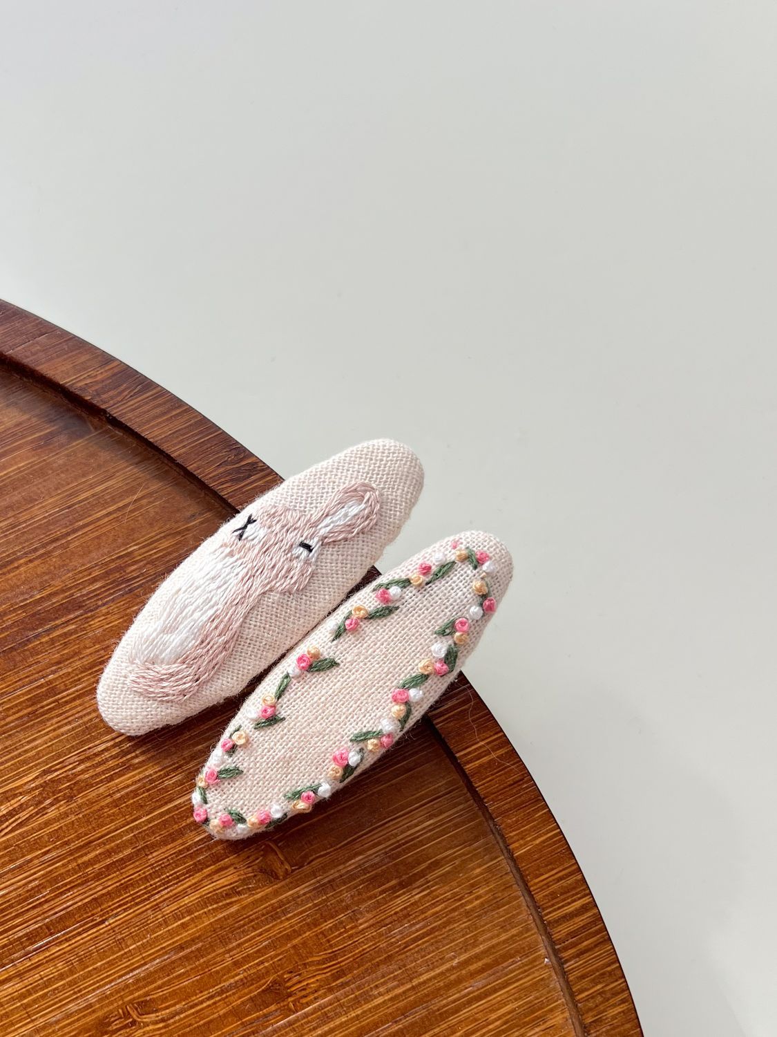Clame – Bunny Garden Charm, Marime: 6cm, Pereche: Cu