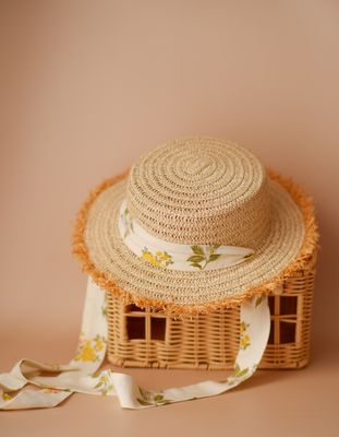 ​Pălărie din paie cu panglică florală