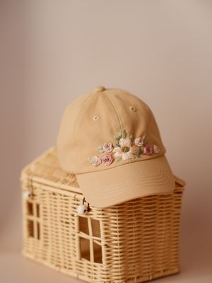 Chipiu cu broderie manuală