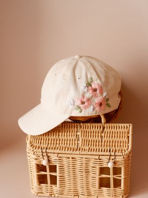 Chipiu cu broderie manuală