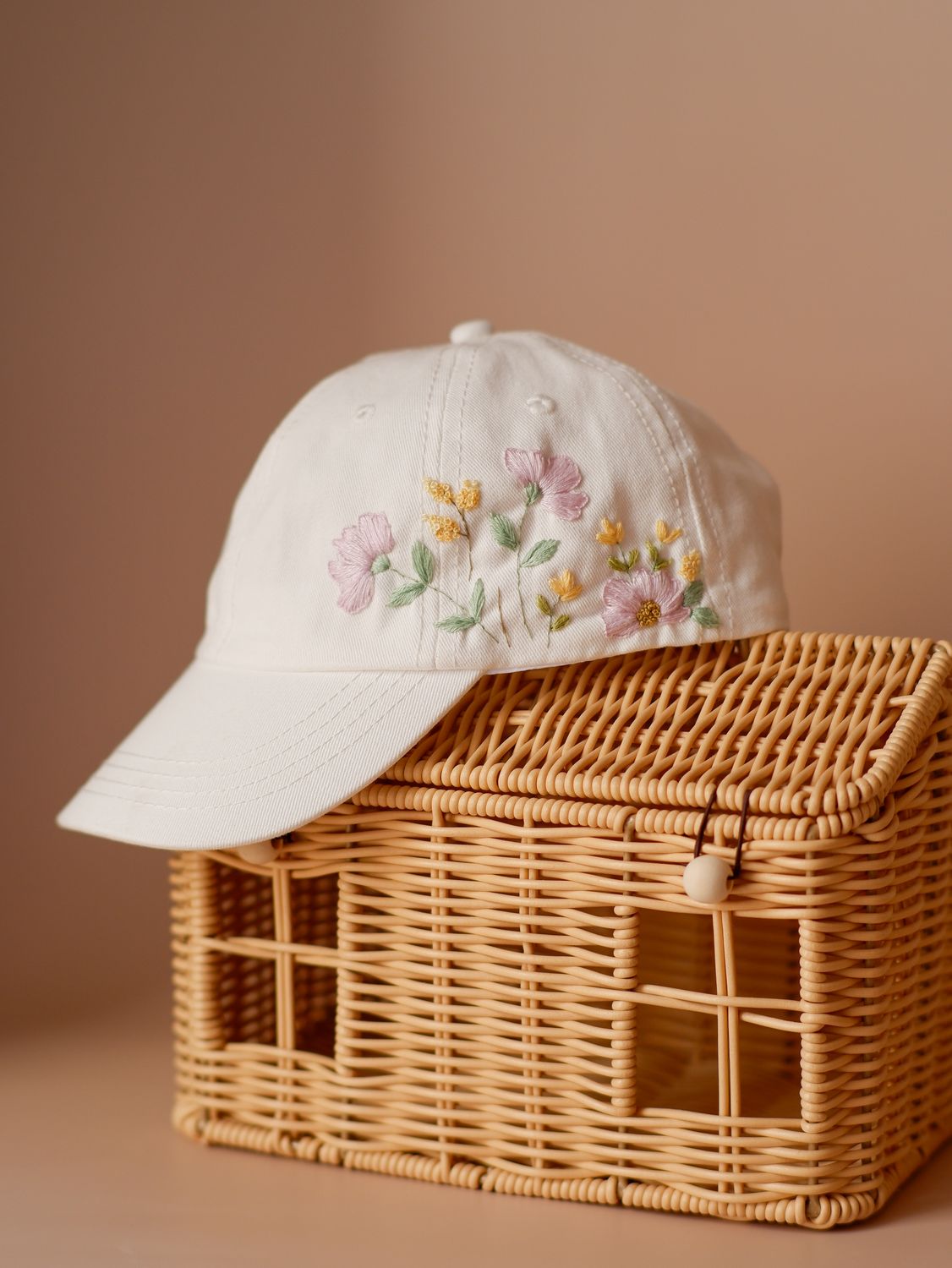 Chipiu cu broderie manuală