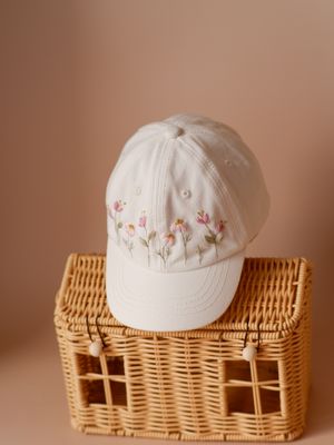 Chipiu cu broderie manuală