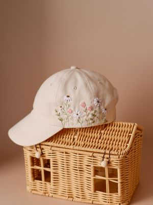 Chipiu cu broderie manuală