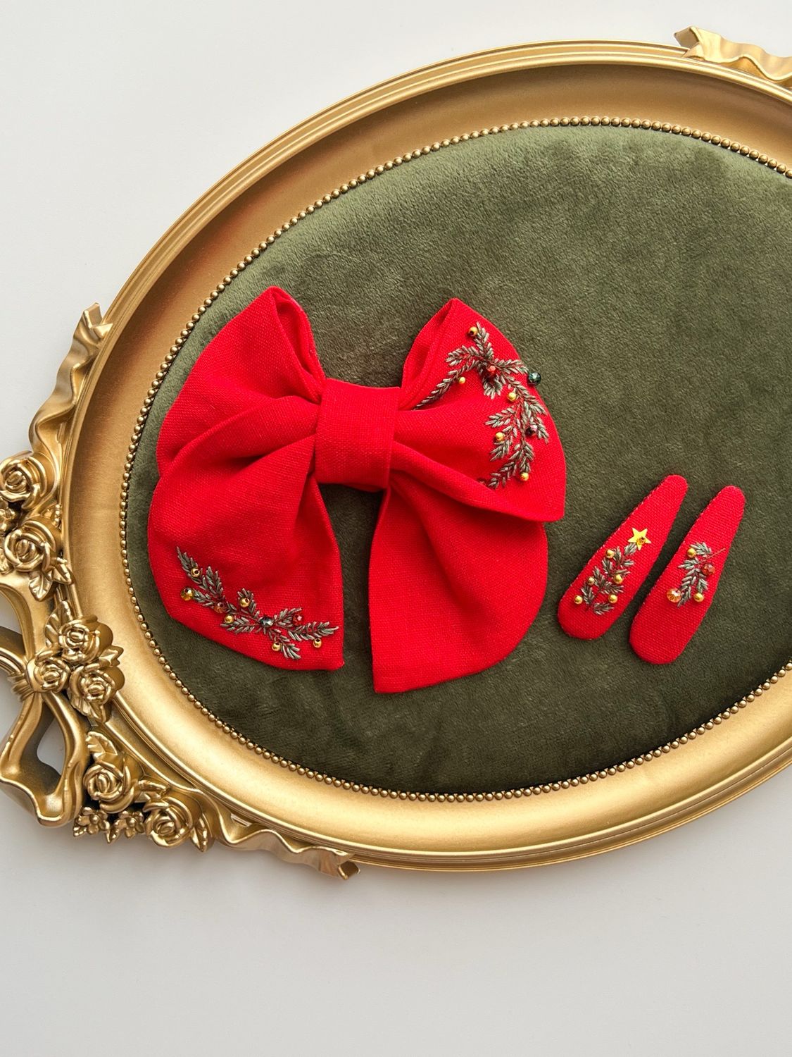 Fundiță „Scarlet Evergreen”