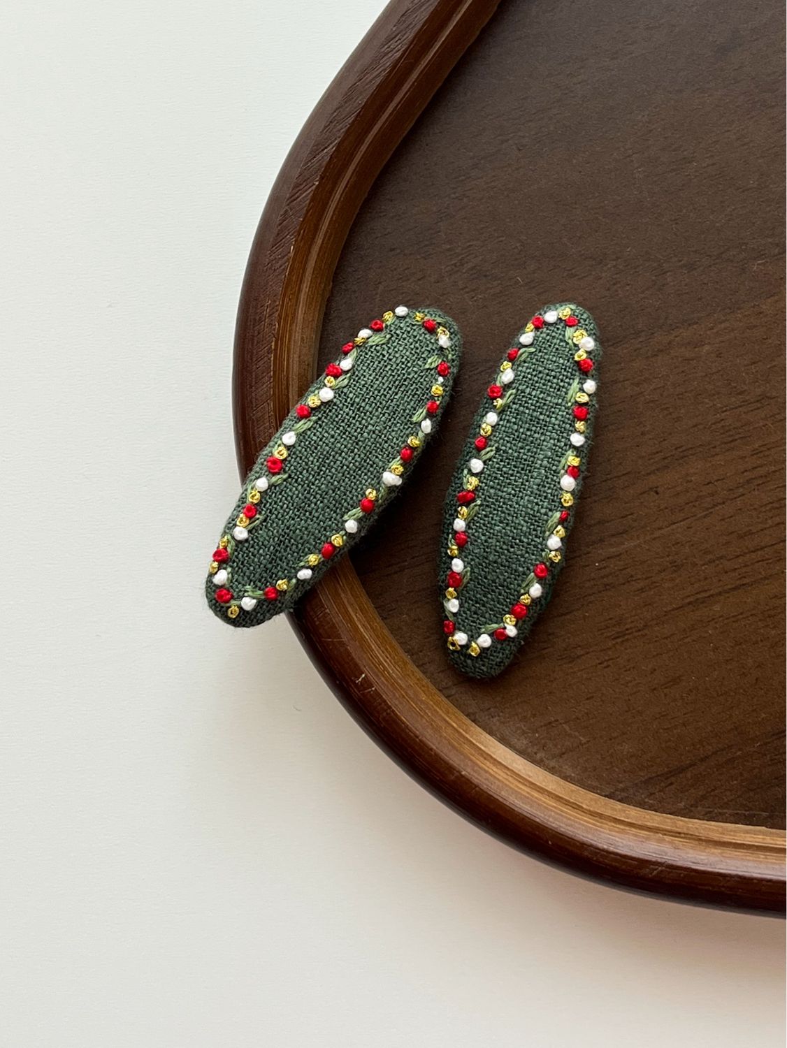 Agrafe „Festive Garland”