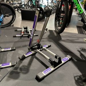 Flow BMX universele fietsstandaard inklapbaar Flow BMX universele fietsstandaard inklapbaar