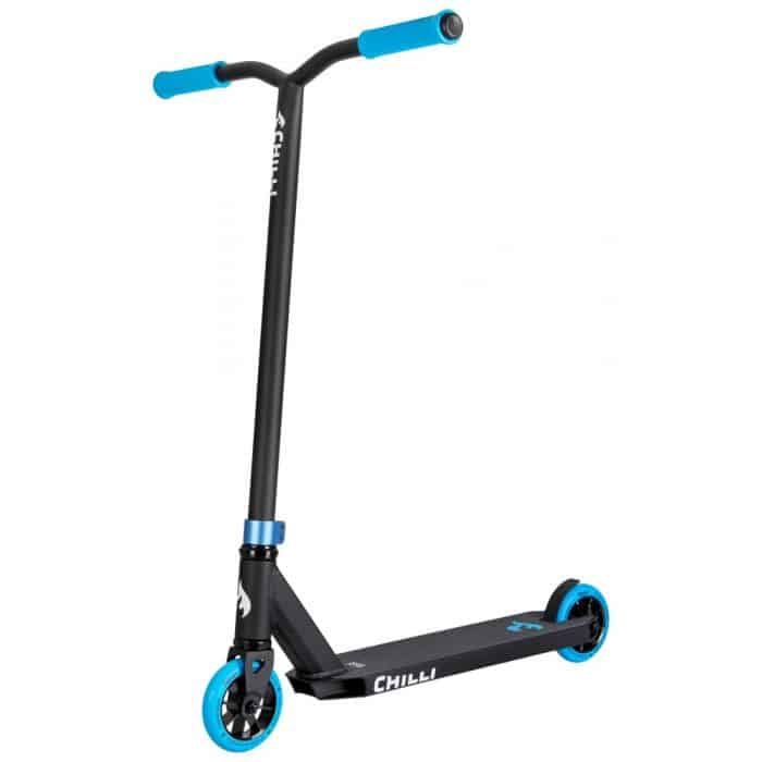 Chilli Stuntstep Zwart/Blauw Chilli Stuntstep Zwart/Blauw