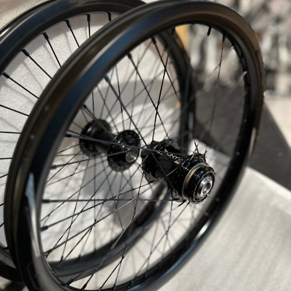Onyx Carbon PRO - Exile Wielset Disc 1.60 1.75