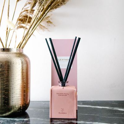 ExcluJess Leather Homeperfume Diffuser Porcelain Peony 100 ML